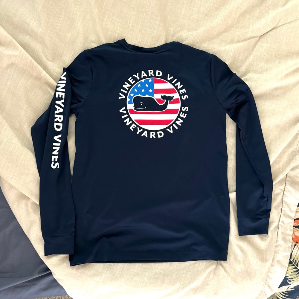Boys medium long sleeve performance tee shirt navy blue color, black excellent